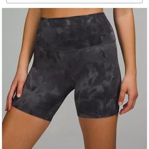 Lululemon Align high rise 8” shorts